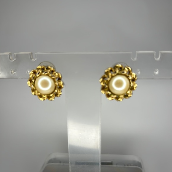 Timeless Gold and Cream Pearl Stud Earrings - Picture 1 of 4